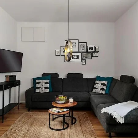 Charmantes Townhaus Mit Garten, W-Lan & Netflix Potsdam Esterno foto